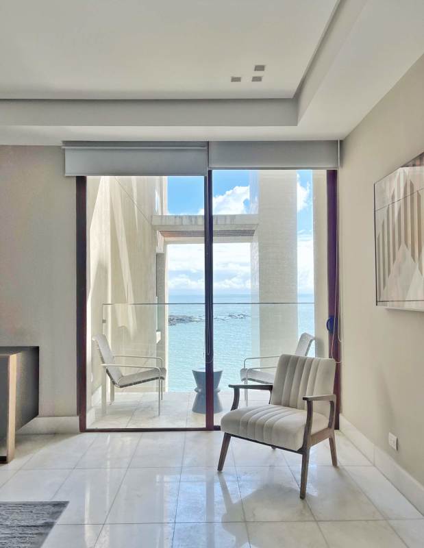 Elegant modern lobby with designer features in PH The Residences Panama City