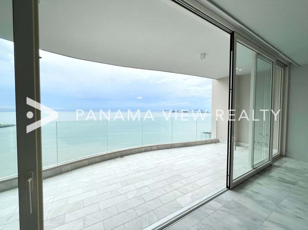 Luxury 4BR Apartment for Rent with Ocean View in The Towers Punta Paitilla
