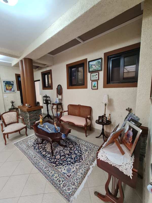 Cozy informal sitting area or secondary lounge in Embassy Club luxury residence Panama