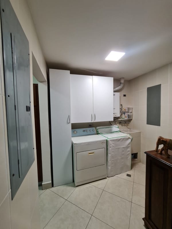 Large traditional bedroom with ample closet space in Embassy Club Clayton Panama