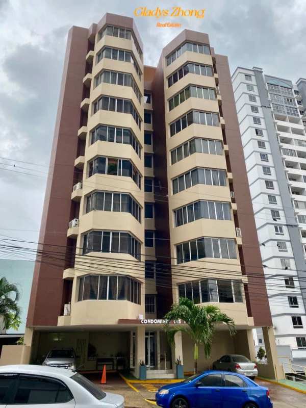 Swimming pool and grill lounge zone at Condominio Las Terrazas Villa de las Fuentes Panama City