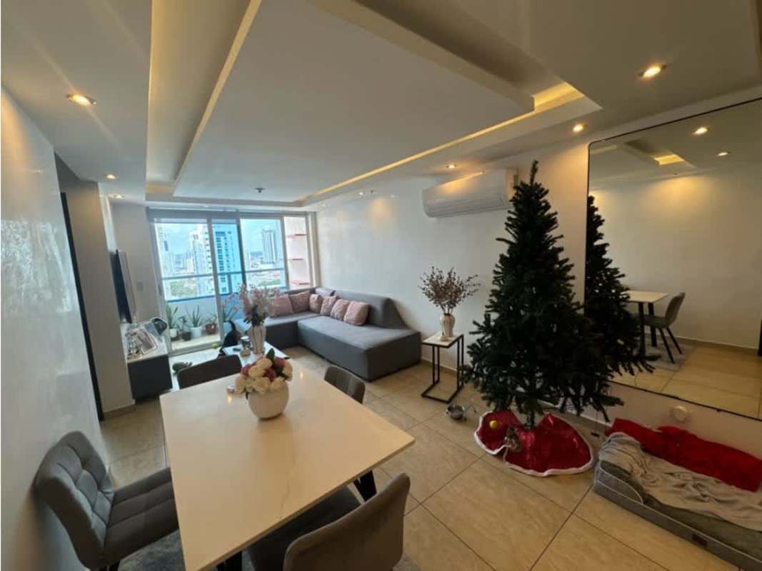 Rooftop swimming pool with skyline views in PH Vista Park Carrasquilla Panama