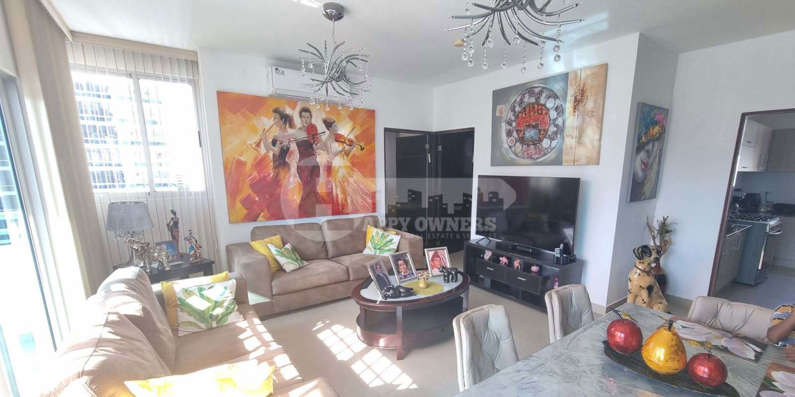 Private balcony overlooking Panama City skyline at PH Galeria Uno apartment Obarrio