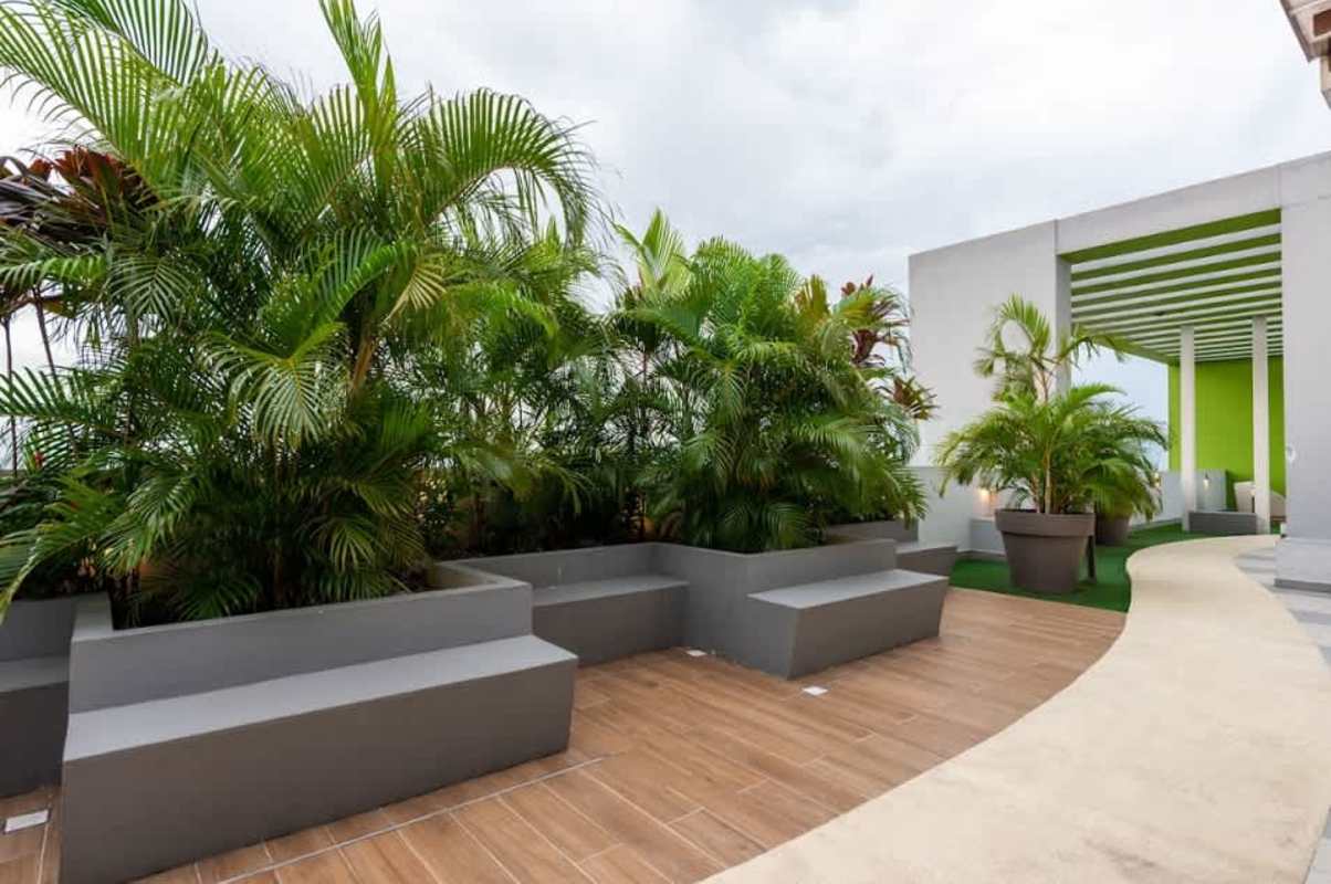 Modern lobby with seating area at PH Vivendi Green Edison Park Panama