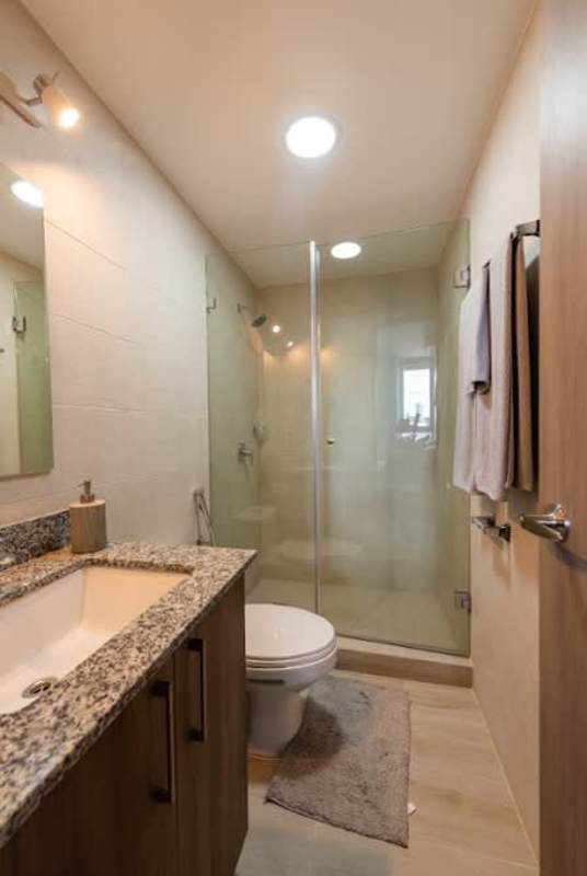 Bathroom with granite countertop, imported tiles in PH Greenwood Panama