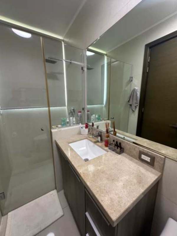 Modern bathroom with glass shower, vanity and stone countertop in PH Bali Costa del Este Panama
