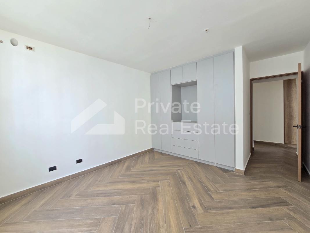 Modern bathroom with glass shower and elegant vanity PH Brisamarina Costa del Este Panama