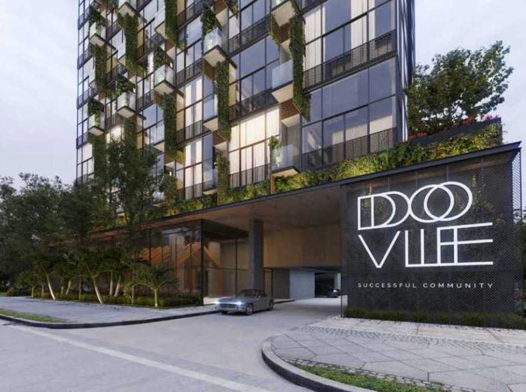 Rooftop lounge socializing area with fire pit DOO VILLE Coco del Mar Panama