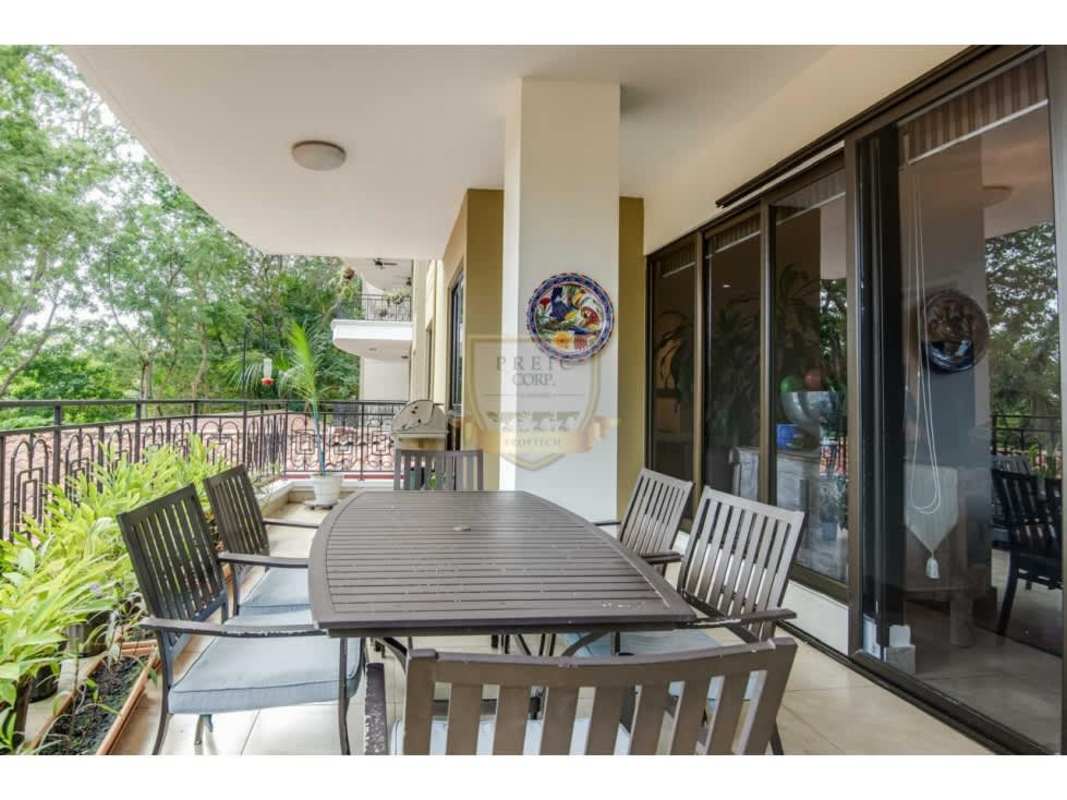 Spacious terrace offering panoramic views to ocean, city skyline and nature at PH Amador Heights