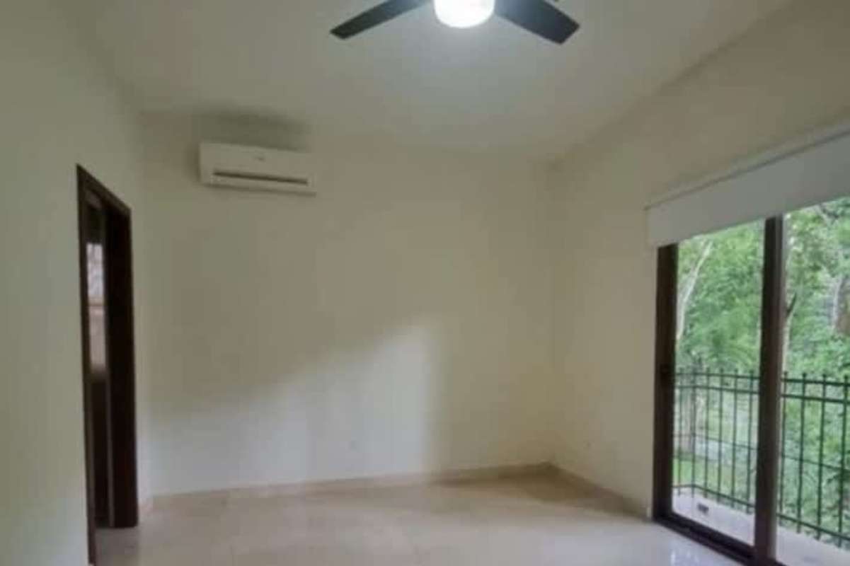 Modern kitchen with black countertops stainless appliances Senderos de Camino de Cruces Clayton