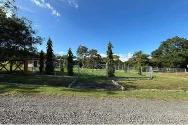 Secure entrance and fencing at Hacienda La Florenciana rural property Panama
