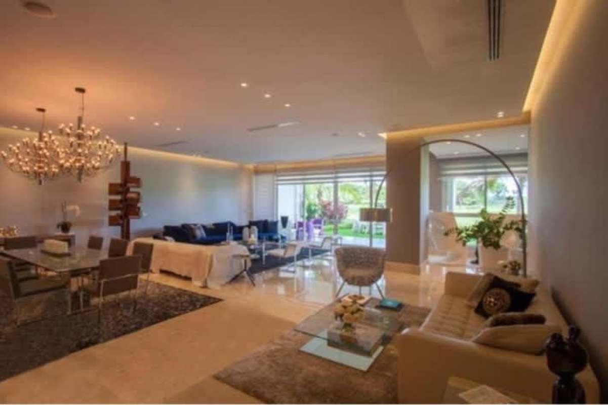 Luxury kitchen with island Scavolini cabinets Wolf appliances marble counters PH Santa Maria Court