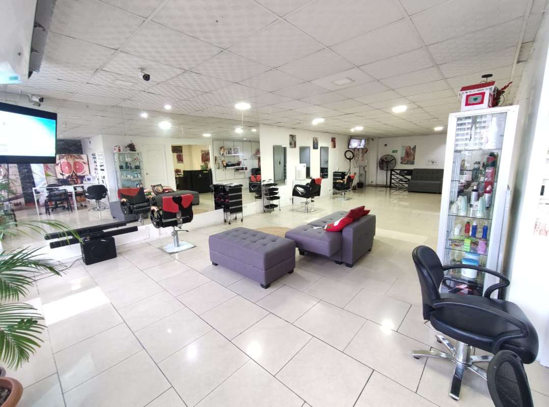 Functional salon setup with styling chairs, mirrors, and client stations Panama