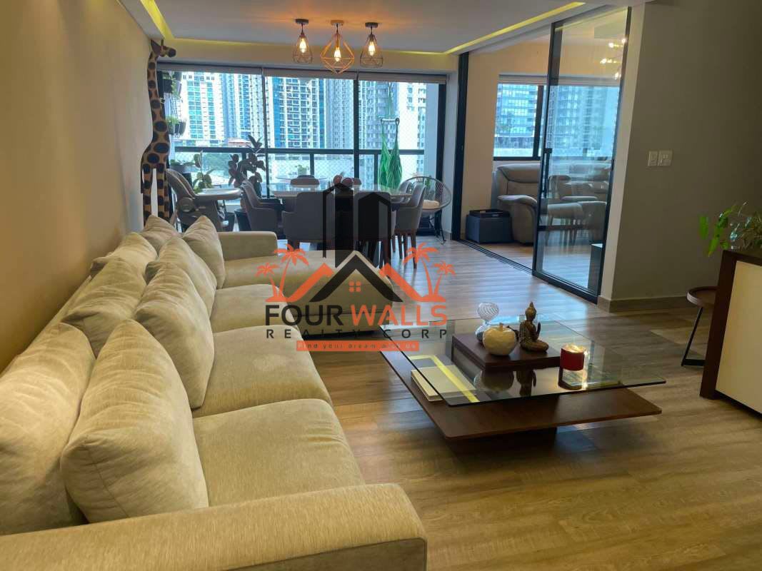 Bright dining space with city skyline views in PH Balboa Bay Panama City