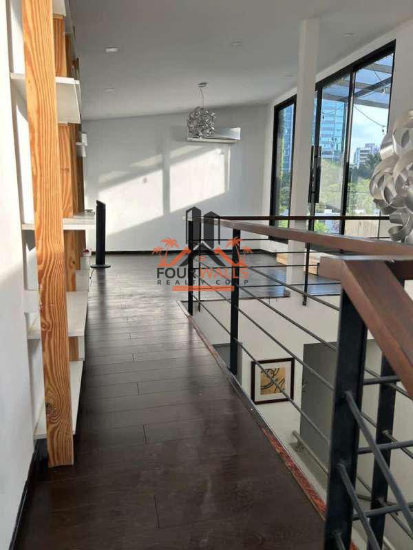 Bright bedroom with closet and minimalist decor skyline PH Ultramar Plaza Panama