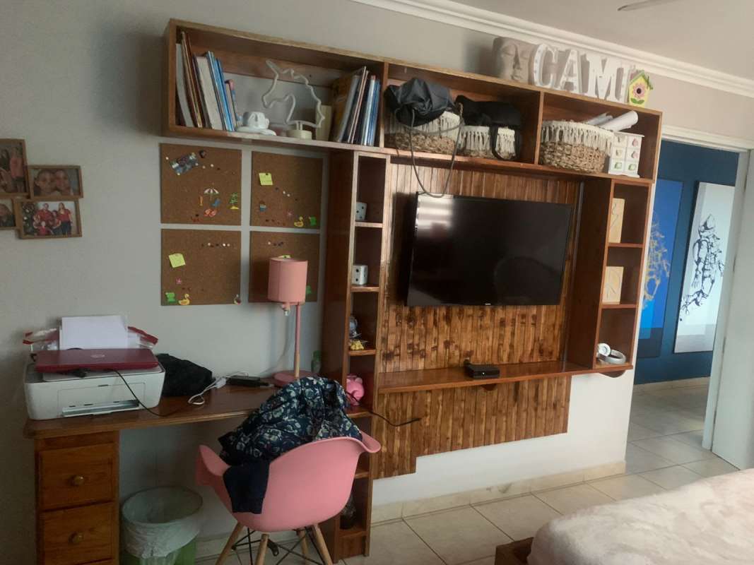 Bedroom with natural light, built-in closets, and city view PH Andros Tower Panama