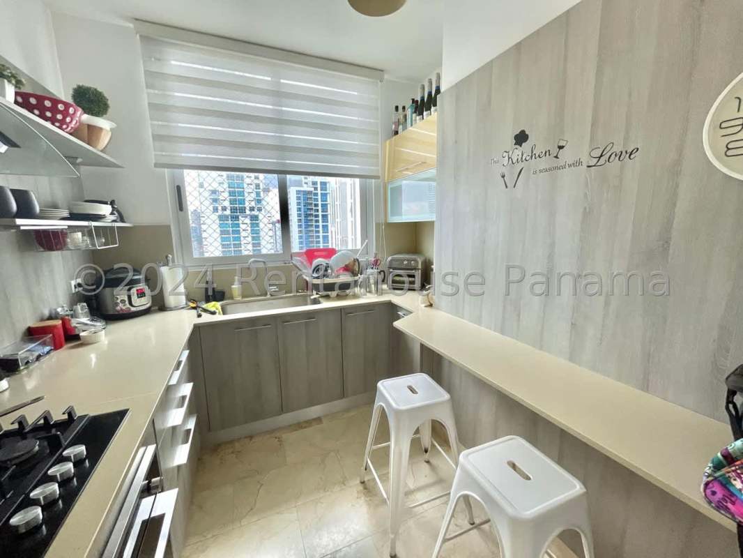 Contemporary bathroom glass enclosed shower large mirror vanity PH Dynasty Bella Vista Panama