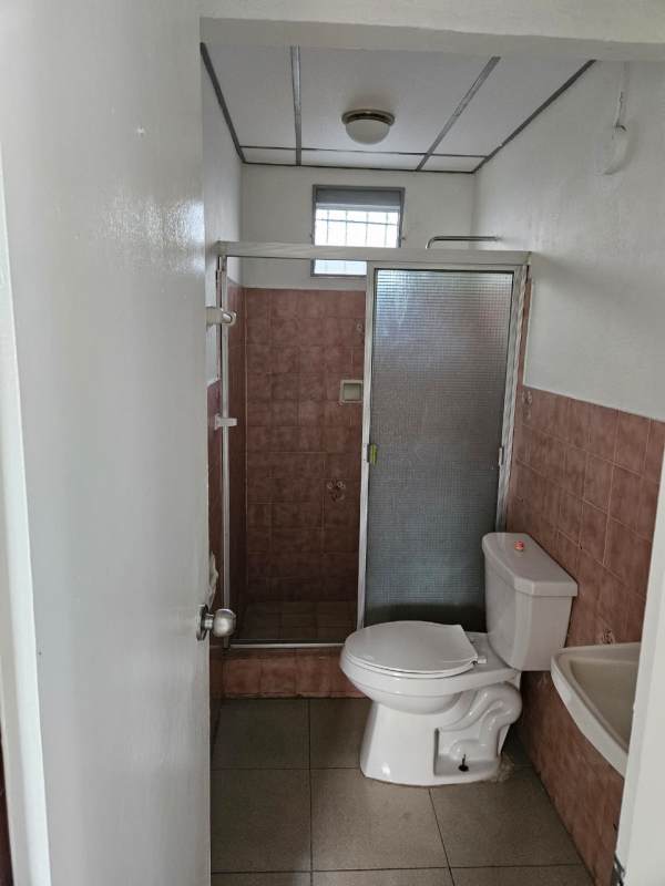 Utility or laundry area with window and security bars Urbanización Don Bosco Panama