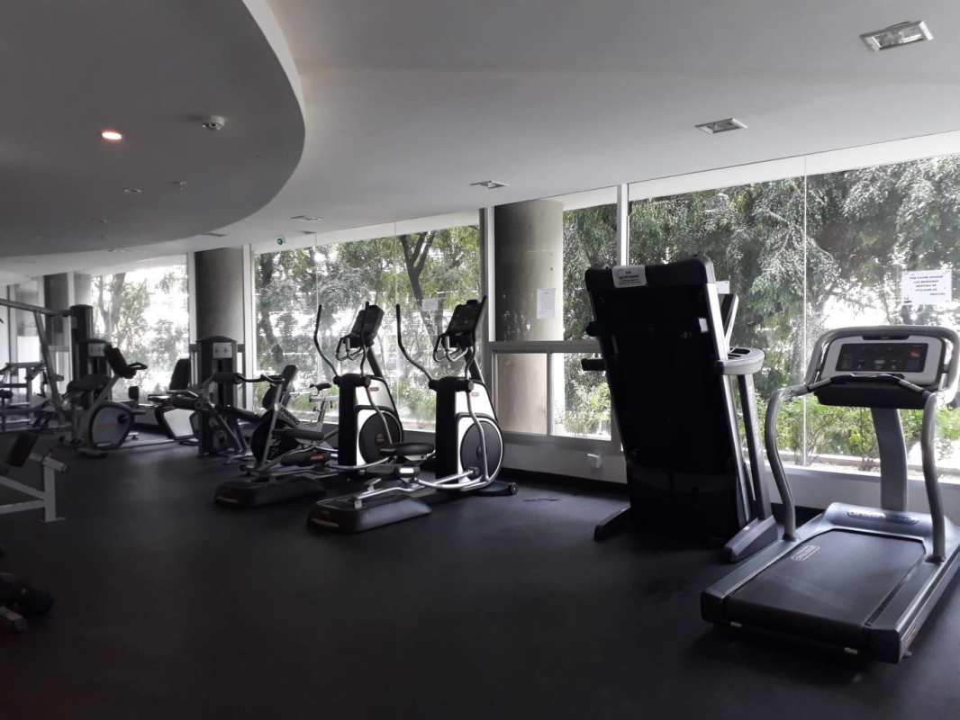 Fully equipped gym with natural light and cardio machines PH Cangrejo Center Heights Panama