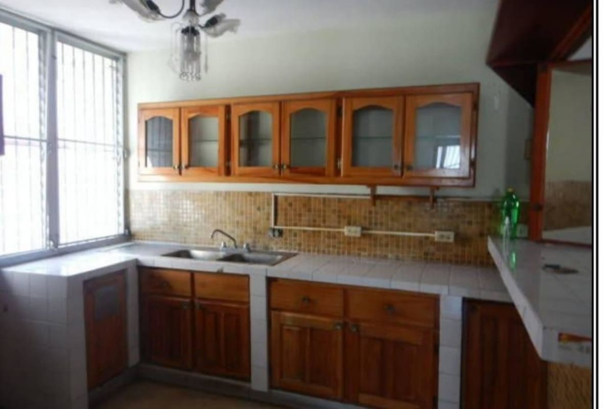Bedroom large window built-in shelving neutral colors PH El Paical El Cangrejo