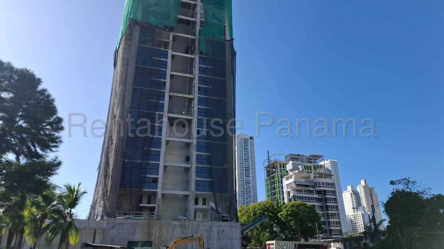 Rear side under construction PH Dovle Selva modern loft tower Panama City