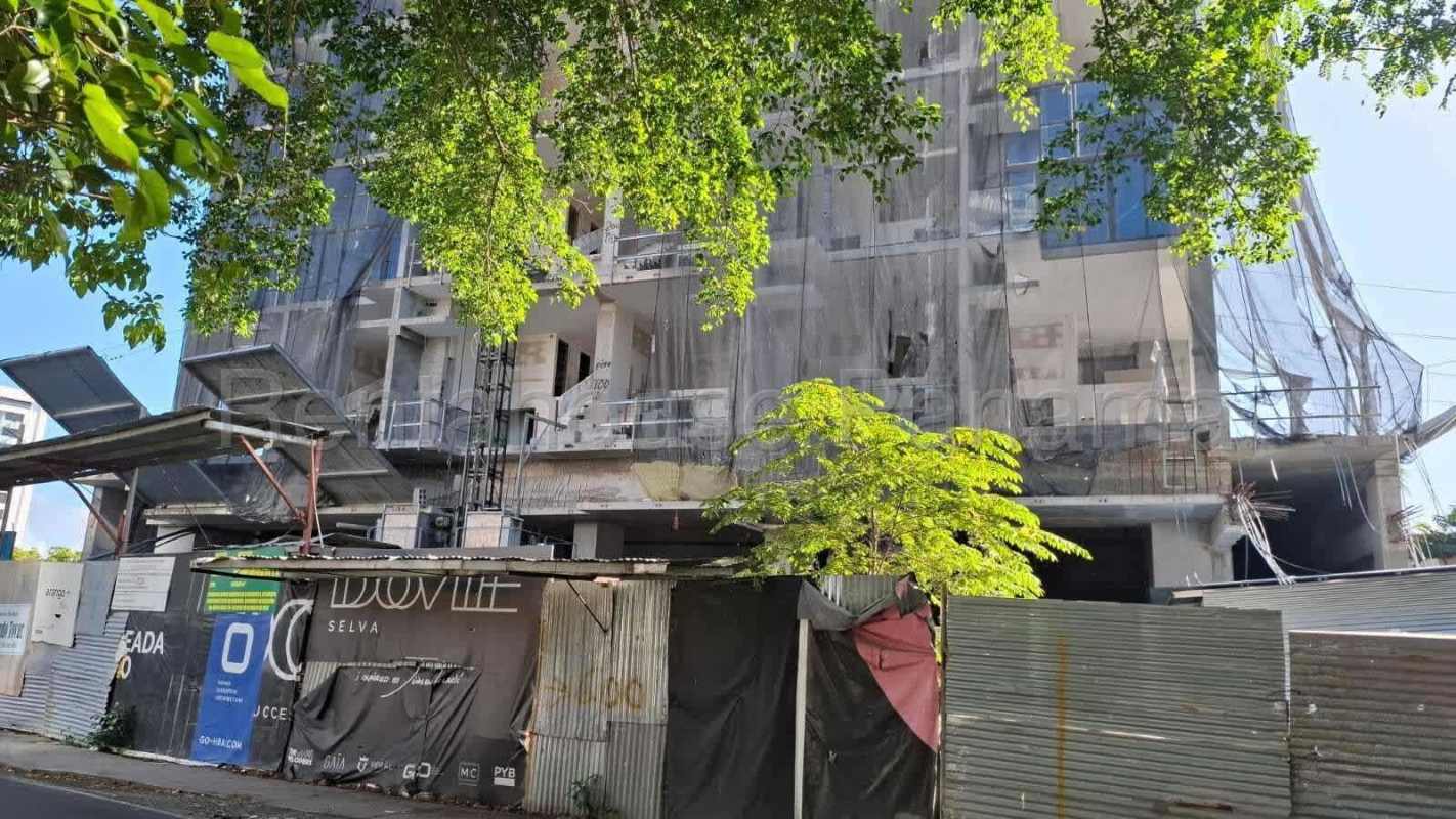 Ongoing construction of PH Dovle Selva loft apartment tower Coco del Mar Panama