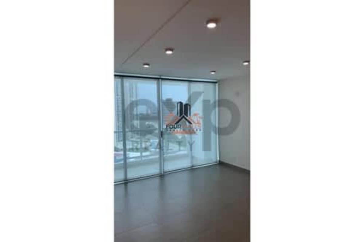 Contemporary kitchen with granite counters, appliances included, PH Asia Costa del Este Panama