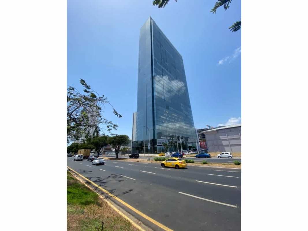 Open commercial office layout with panoramic views BOC Torre Interplus Avenida Balboa Panama