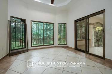 Spacious modern bathroom with tile, shower, granite counters potential Sortova Panama