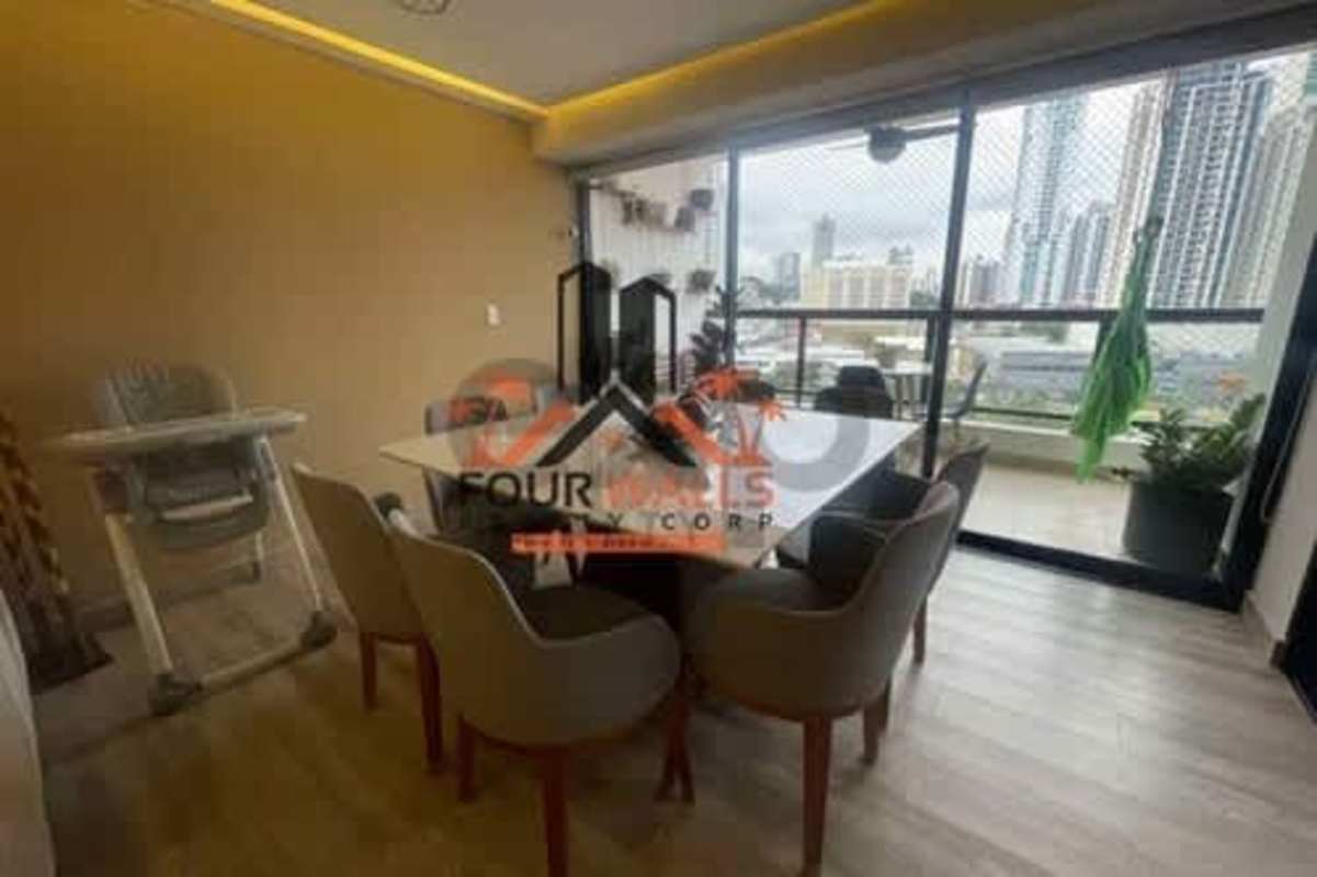 Bright bedroom with city skyline views at PH Balboa Bay Avenida Balboa Panama