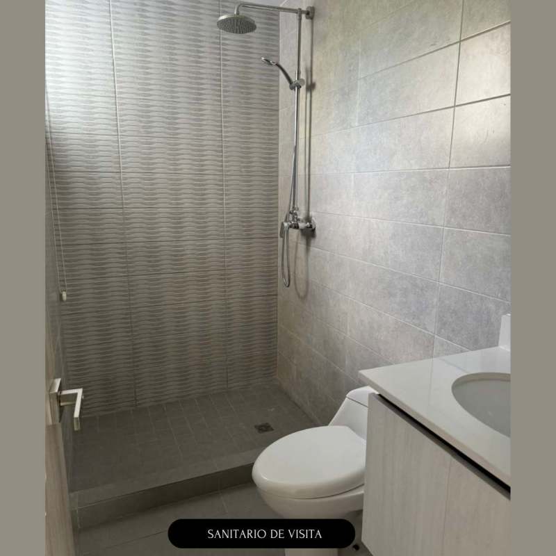 Infinity panoramic pool with city skyline views at PH Signature Point Bella Vista Panama