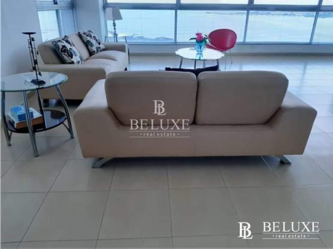 Rooftop infinity pool overlooking Panama City skyline at PH Grandbay Tower Avenida Balboa