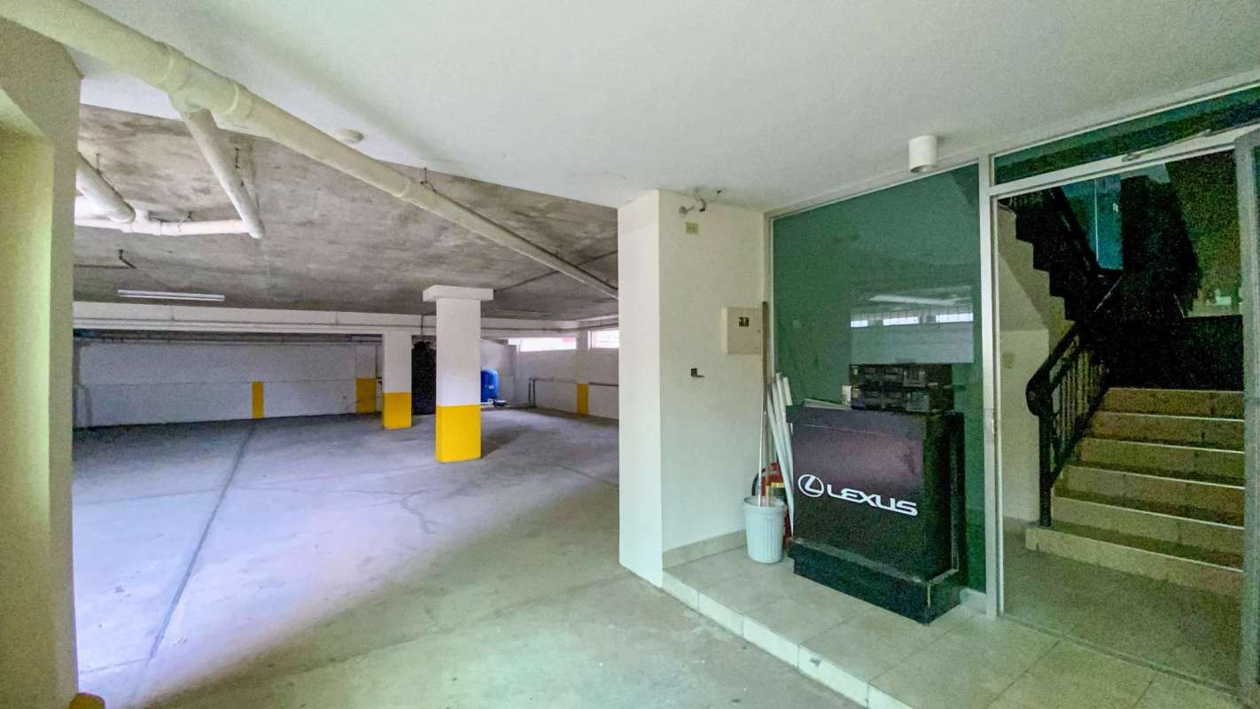 Large tile-floored office floor with panoramic city views Calle 72 San Francisco Panama