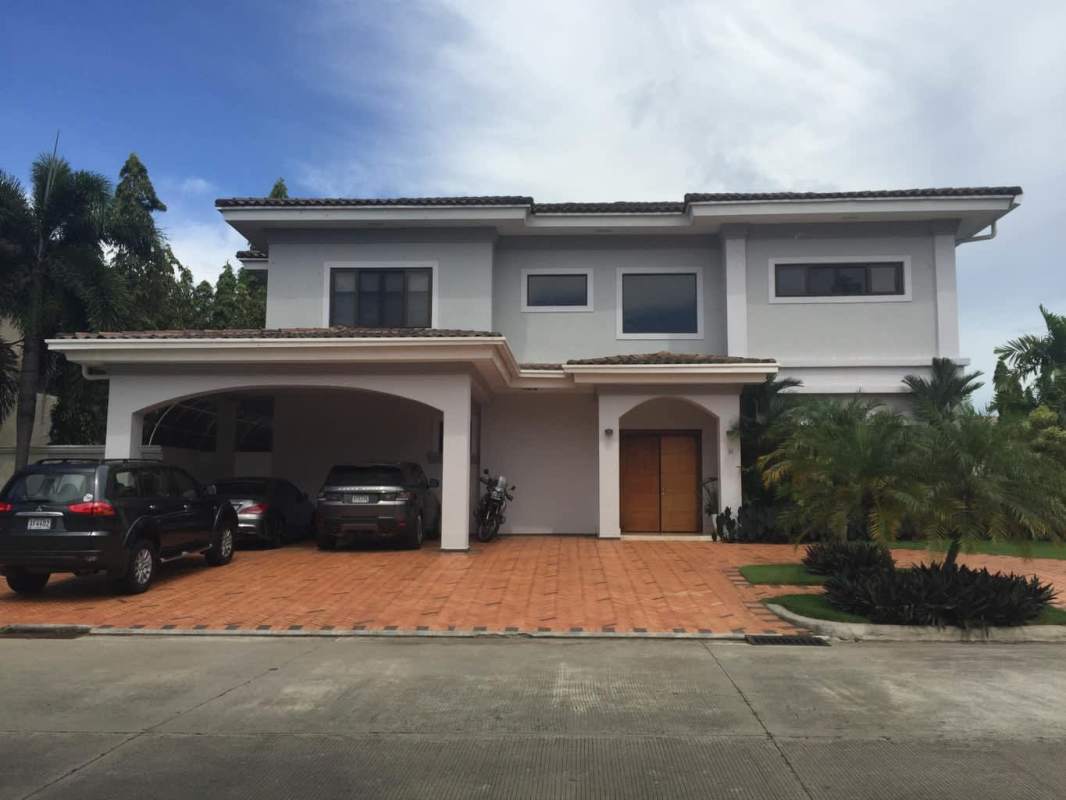 Spacious kitchen with granite countertops, stainless steel appliances Costa del Este luxury house