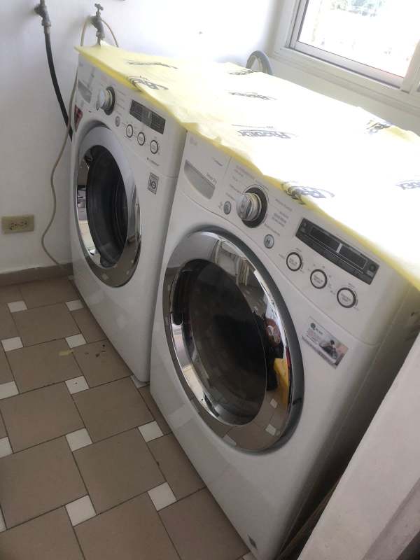 Full bathroom with shower and tiled walls apartment PH Vista del Dorado Panama