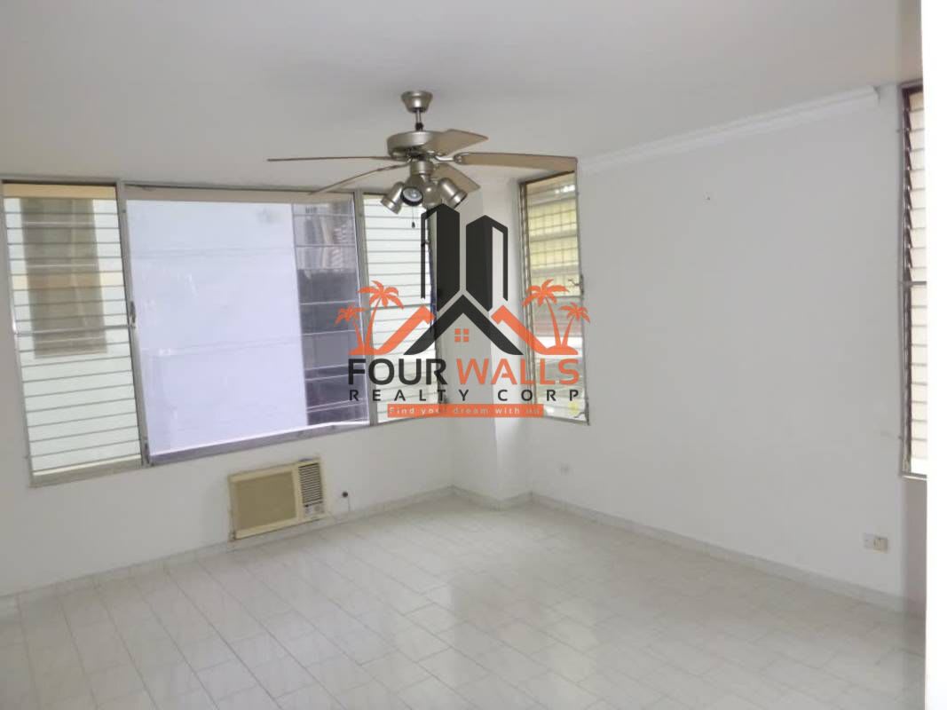 Bedroom with tile floors and built-in closet PH Ocean View San Francisco Panama