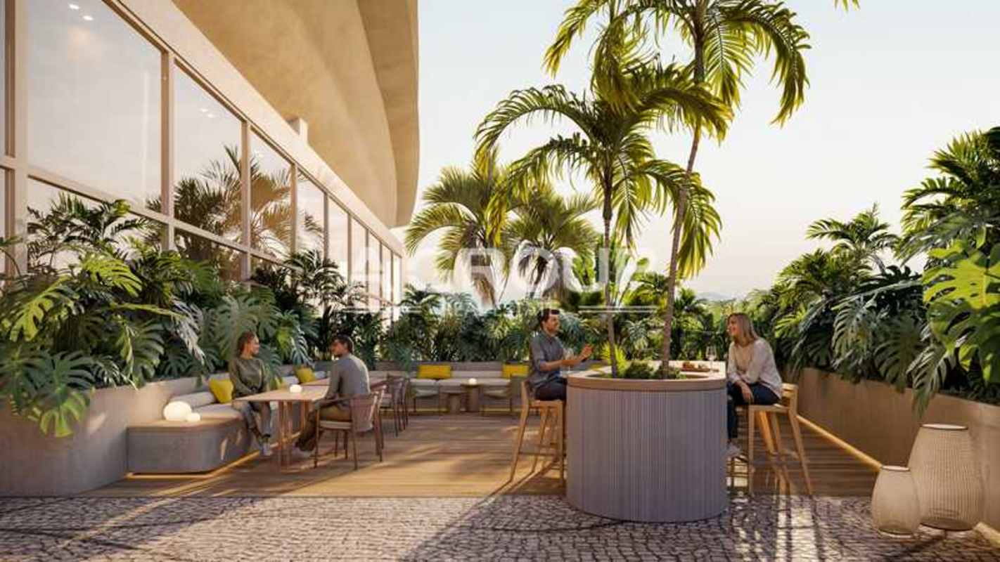 Modern open-plan living with floor-to-ceiling ocean view windows in Ipanema Tower Panama