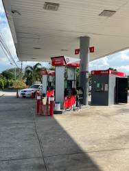 Warehouse unit with loading access leased in gas station complex Coclé Panama
