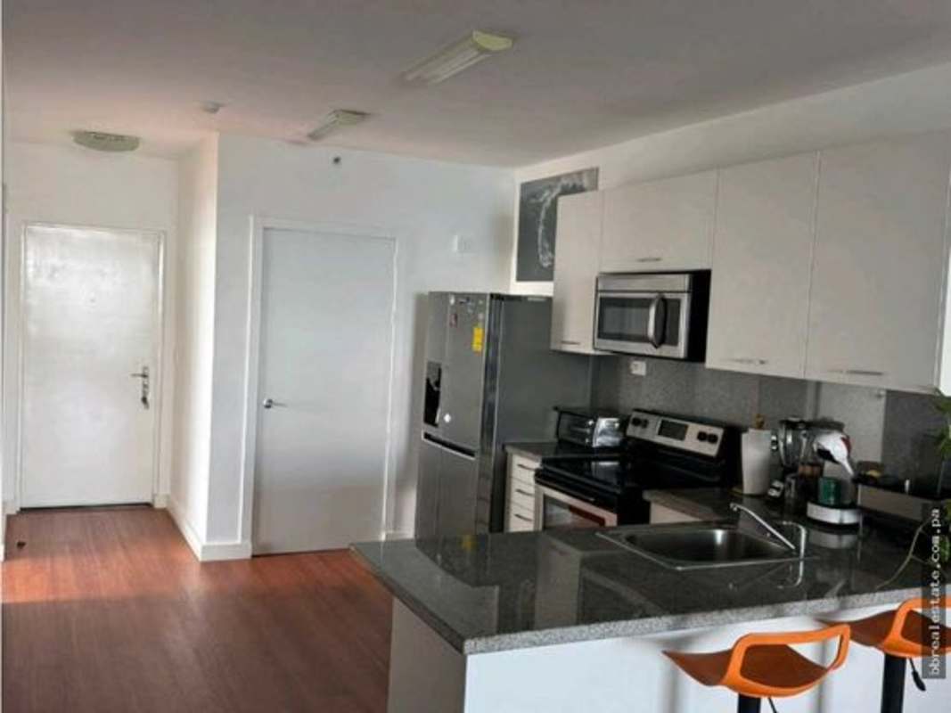 Balcony with panoramic view facing Panama Bay and skyline from PH White Tower Avenida Balboa