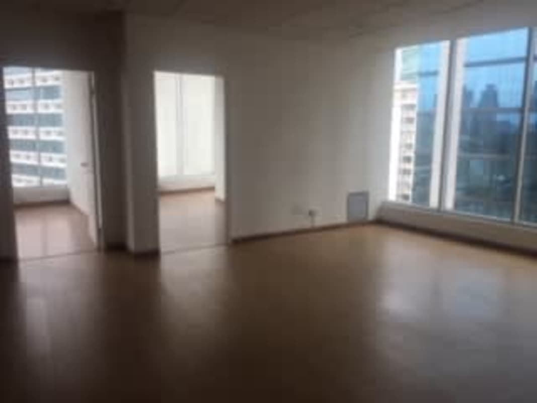 Large workspace area with windows commercial office Torre Banesco Panama City