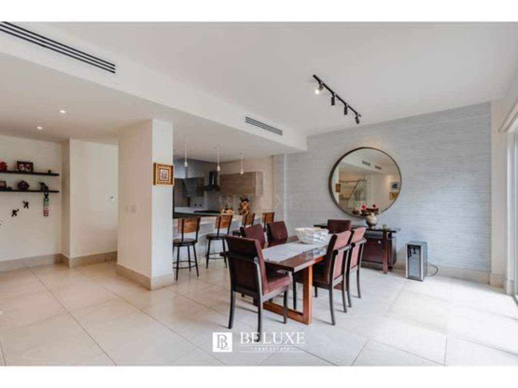 Spacious master bedroom with en-suite bath and balcony in townhouse rental Santa Maria Panama City