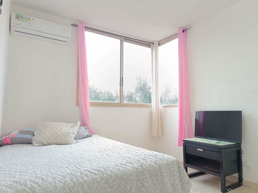 Dining room with views and space for office den at PH San Francisco Bay apartment Panama City