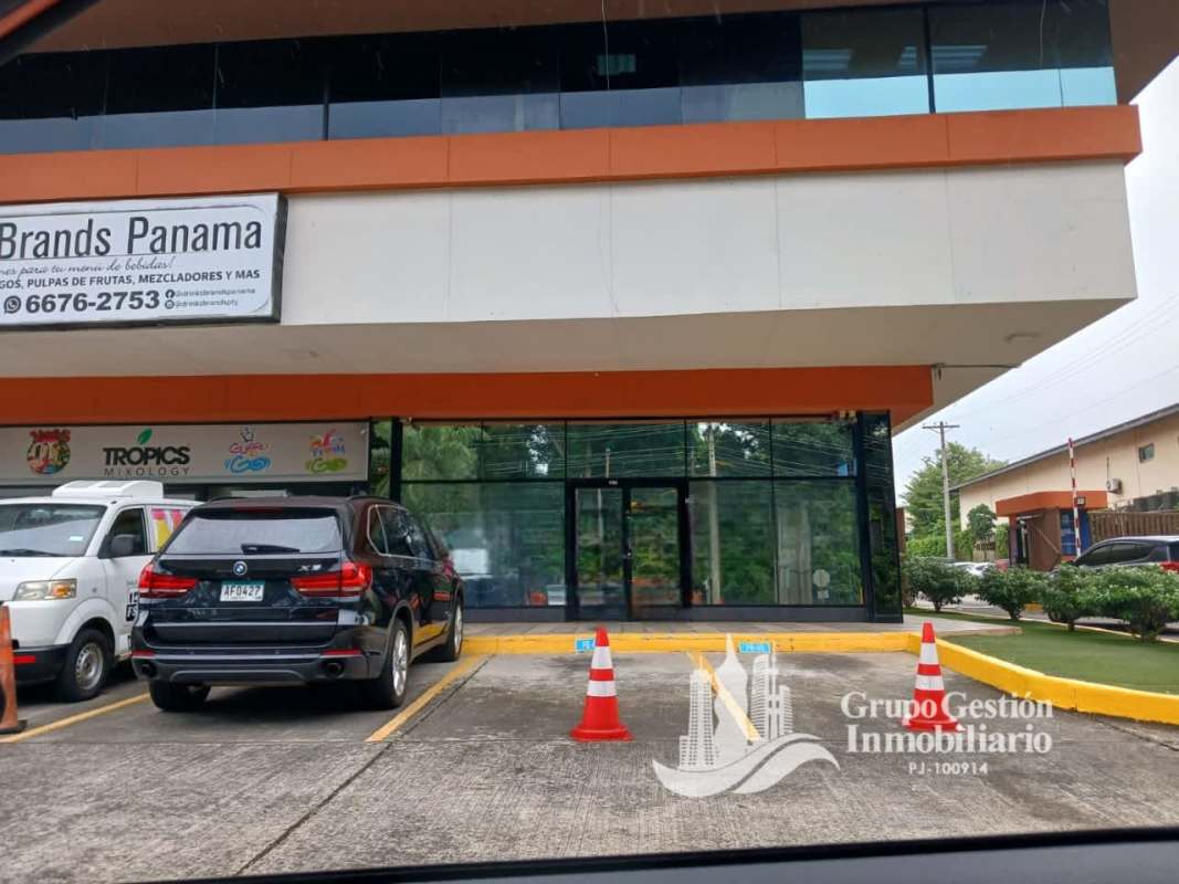 Entrance area with parking in Albrook Commercial Park in Panama City
