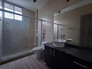 Apartment for Sale in San Francisco - 3 bedrooms