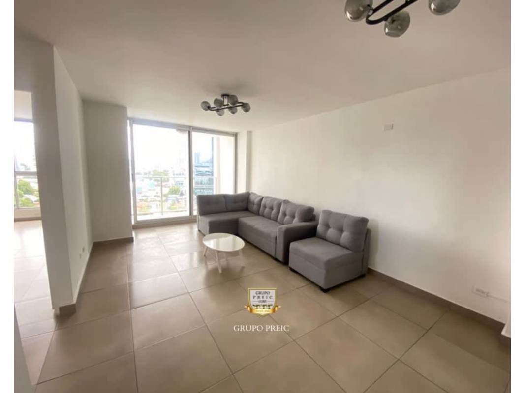 Minimalist kitchen with modern cabinetry, appliances and tile flooring at PH Metric Via Brasil