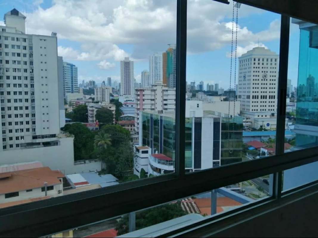Large window with skyline panorama from PH Cangrejo 507 El Cangrejo Panama City