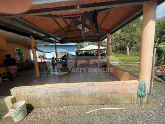 Gated fenced yard with porch affordable house sale Panama Atalaya