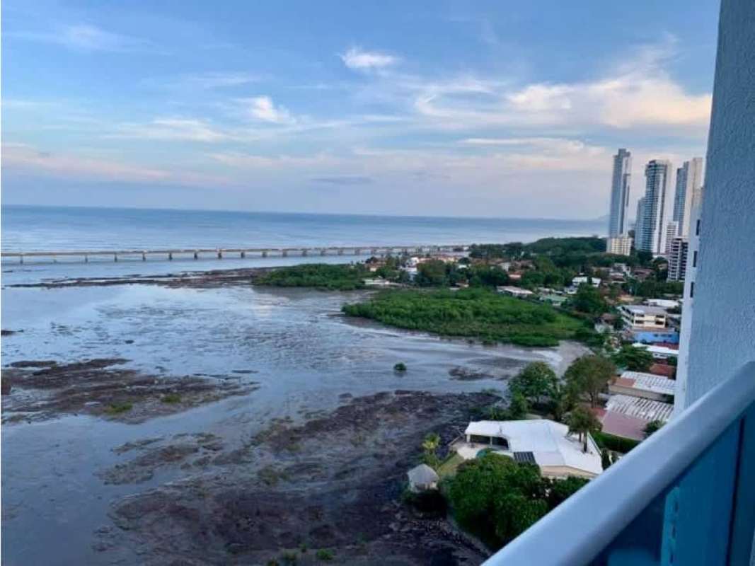 Modern bathroom with double vanity large mirror stylish fixtures PH Premium Tower Coco del Mar Panama