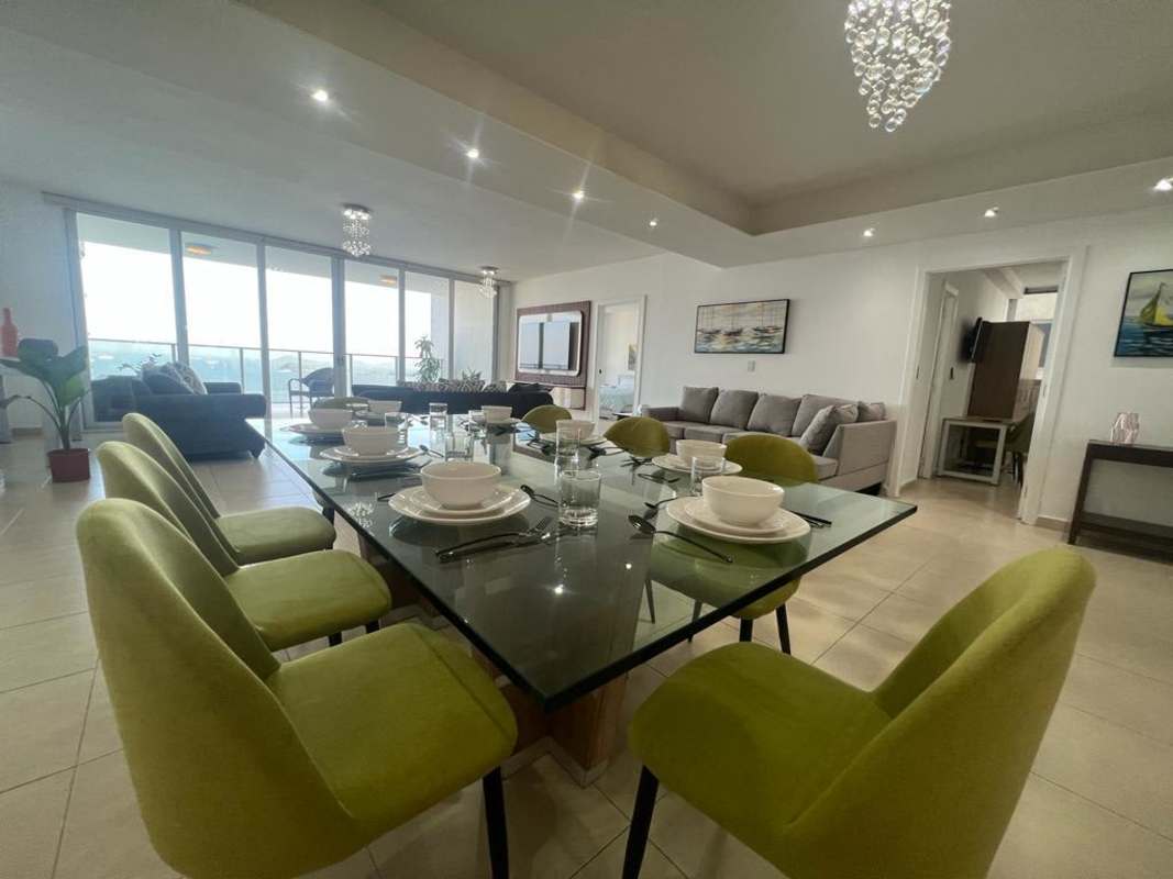 Furnished Luxury 2BR Apartment Waters on the Bay Avenida Balboa