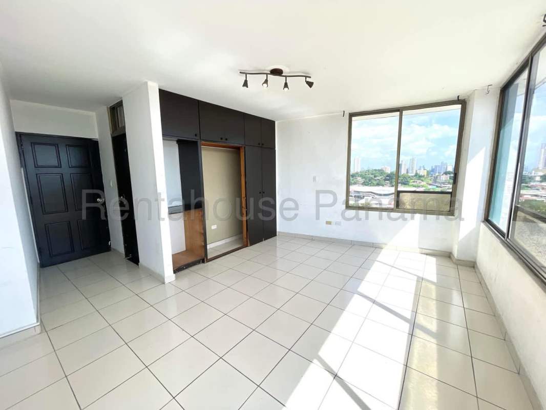 Kitchen with granite countertop, large window, modern cabinetry PH Beverly Hills Betania Panama